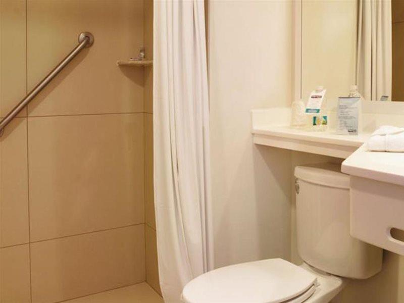 Hotel Express By Marriott Finsa 4*